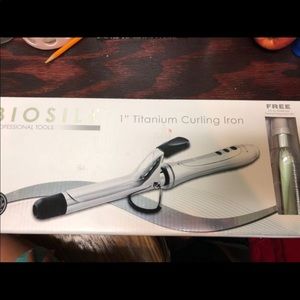 Titanium curling iron